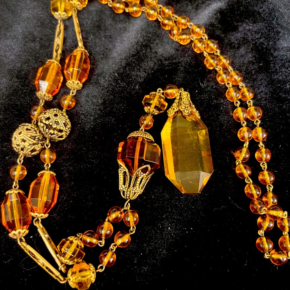 Vintage Art Deco Yellow Glass Beaded Necklace